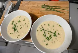 Cheesy Roasted Cauliflower Soup